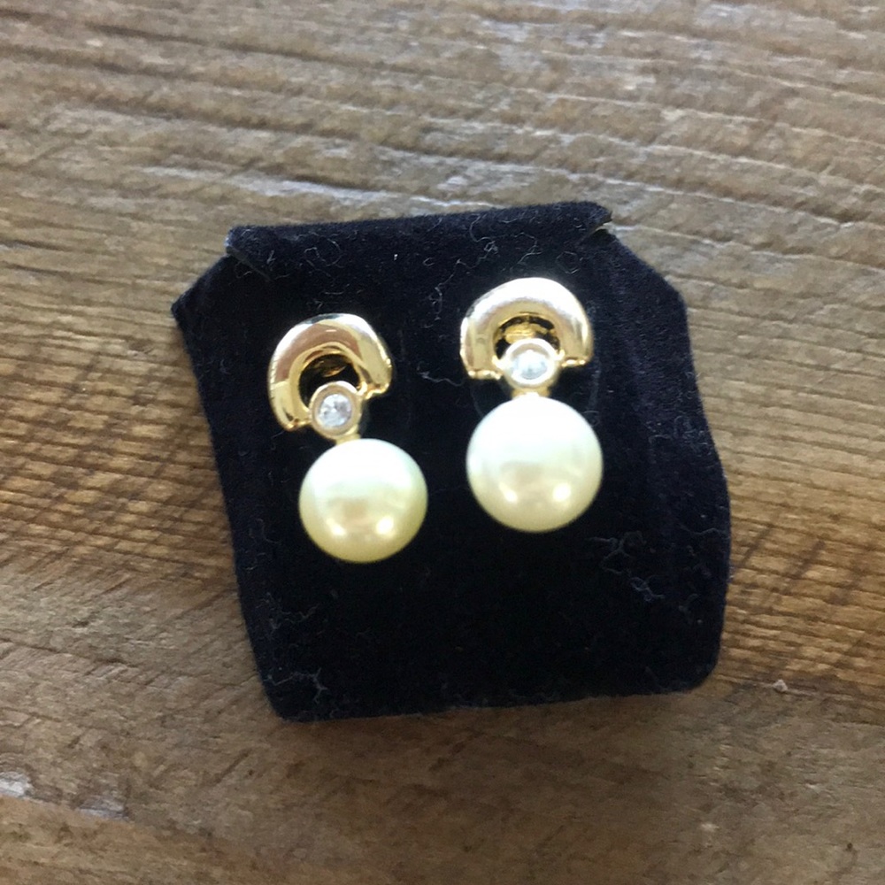 Faux Pearl drop earrings